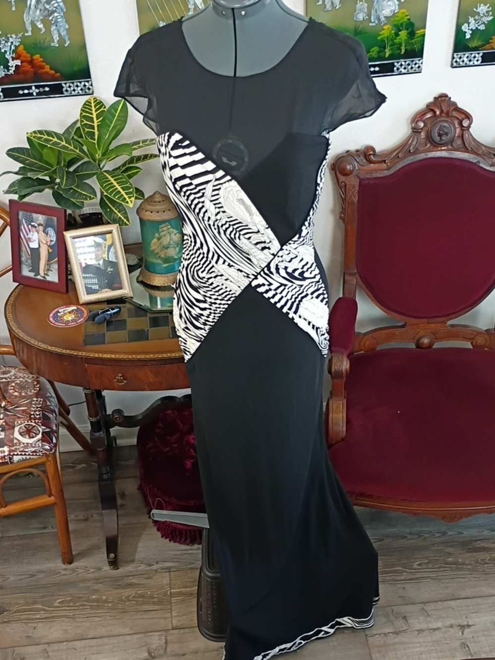 Leonard Black And White Gown Size 6